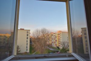 Predaj 3 izbový byt, pôvodný stav, loggia, Martinčekova ulica, Bratislava - Ružinov (14)