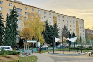 Predaj 3 izbový byt, pôvodný stav, loggia, Martinčekova ulica, Bratislava - Ružinov (21)