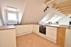 Predaj 3 izbový byt, 96m², Rekonštrukcia (2038), Smart Home, Svätý Júr