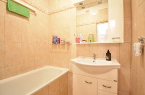 Predaj 3 izbový byt, 77,67 m², Sklenárova ulica, Bratislava – Ružinov (14)